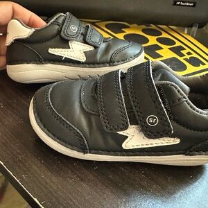 Stride Rite Soft Motion Kennedy Sneaker 5.5